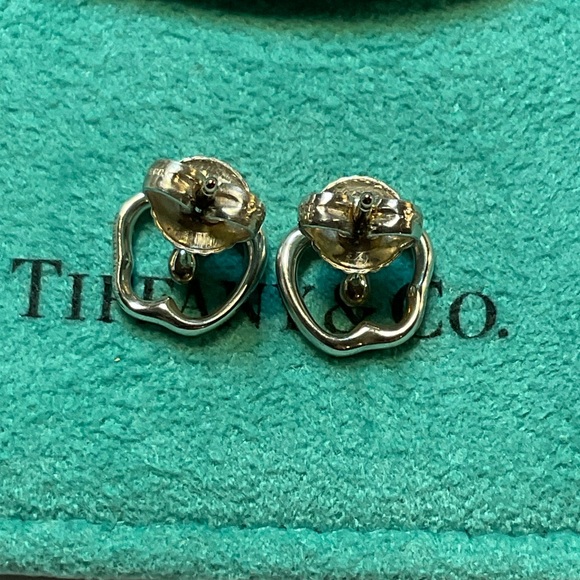 Tiffany & Co. Elsa Peretti Stencil Apple Stud Earrings - Picture 9 of 10